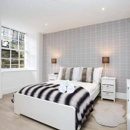 Ultra Modern, Stylish Apartment Next To Princes St إدنبرة المظهر الخارجي الصورة