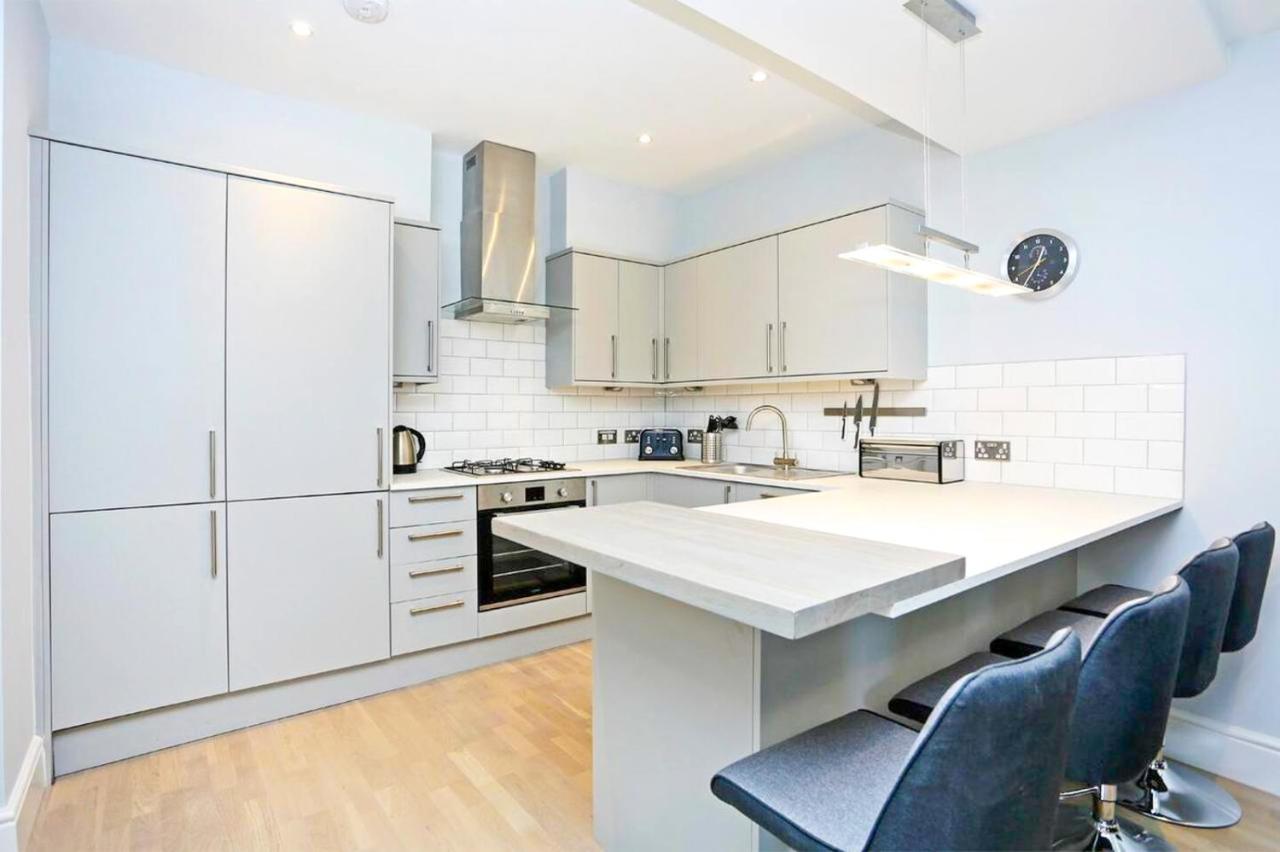 Ultra Modern, Stylish Apartment Next To Princes St إدنبرة المظهر الخارجي الصورة