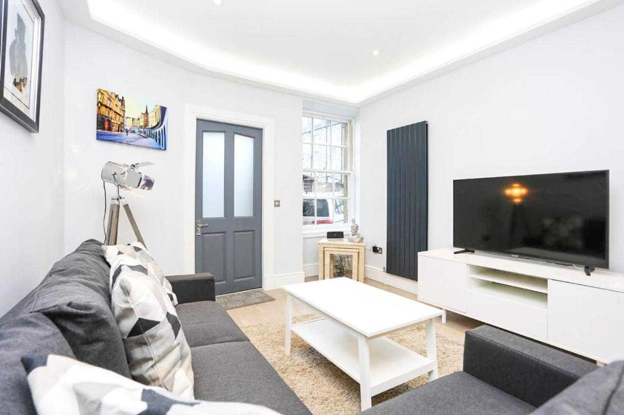 Ultra Modern, Stylish Apartment Next To Princes St إدنبرة المظهر الخارجي الصورة