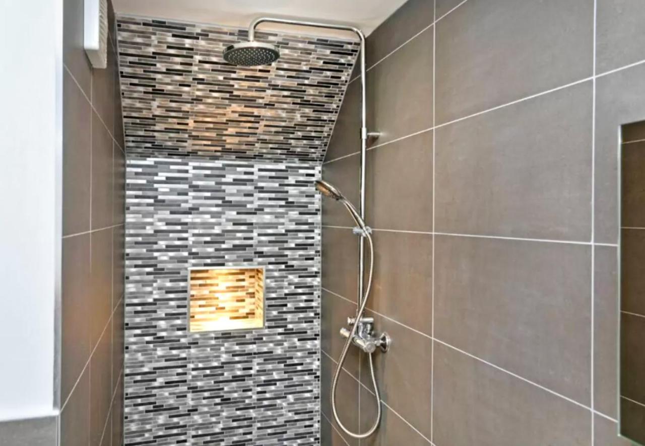 Ultra Modern, Stylish Apartment Next To Princes St إدنبرة المظهر الخارجي الصورة